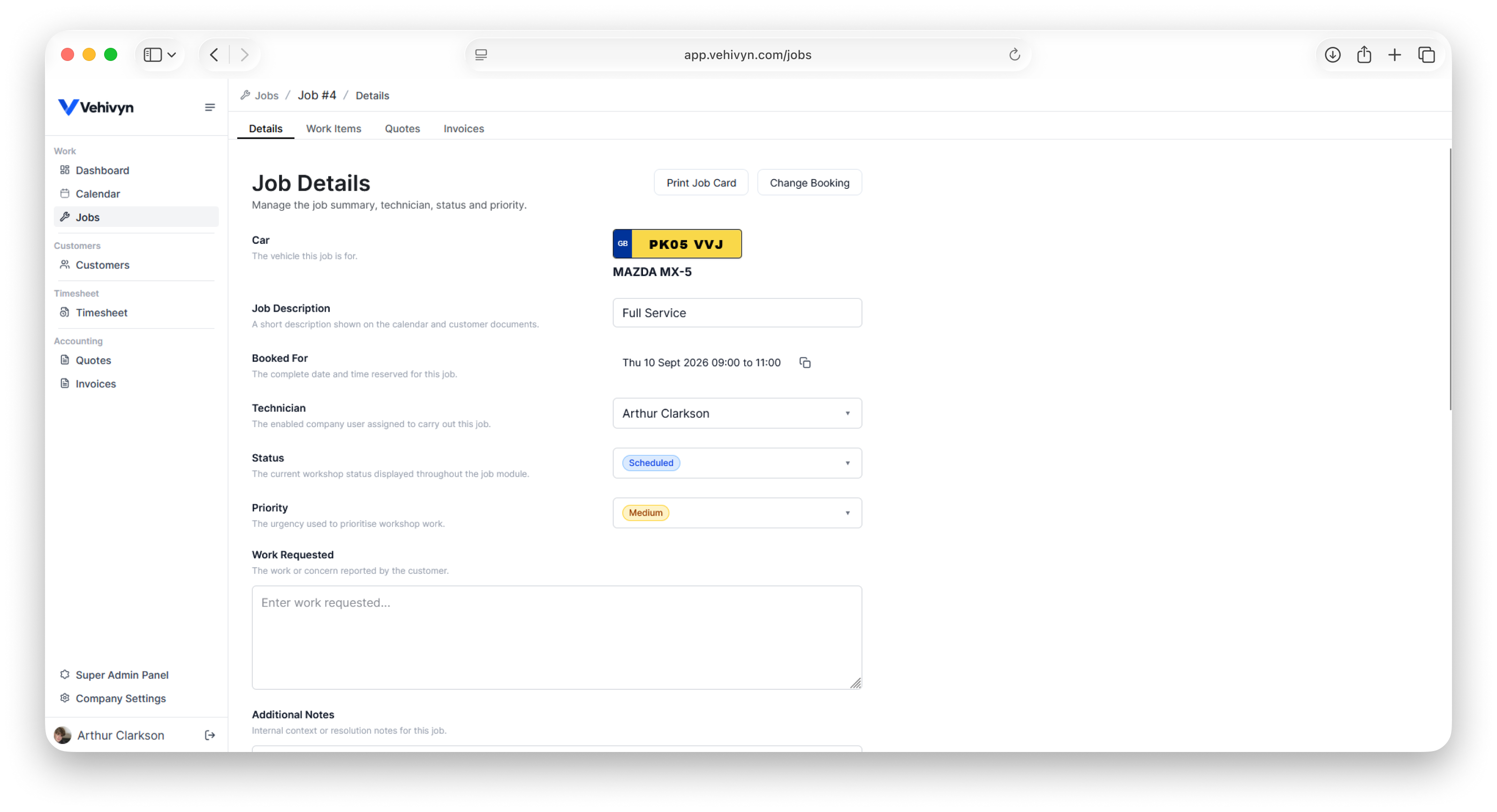 Vehivyn job details screen with vehicle, booking, technician, status and priority